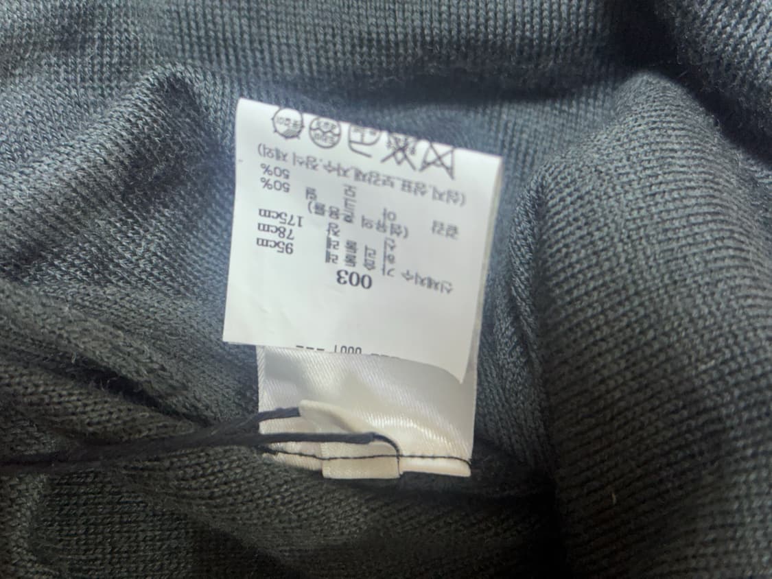 르메르 레이어드 버튼 하이 브이넥 폴로 니트 상품이미지6