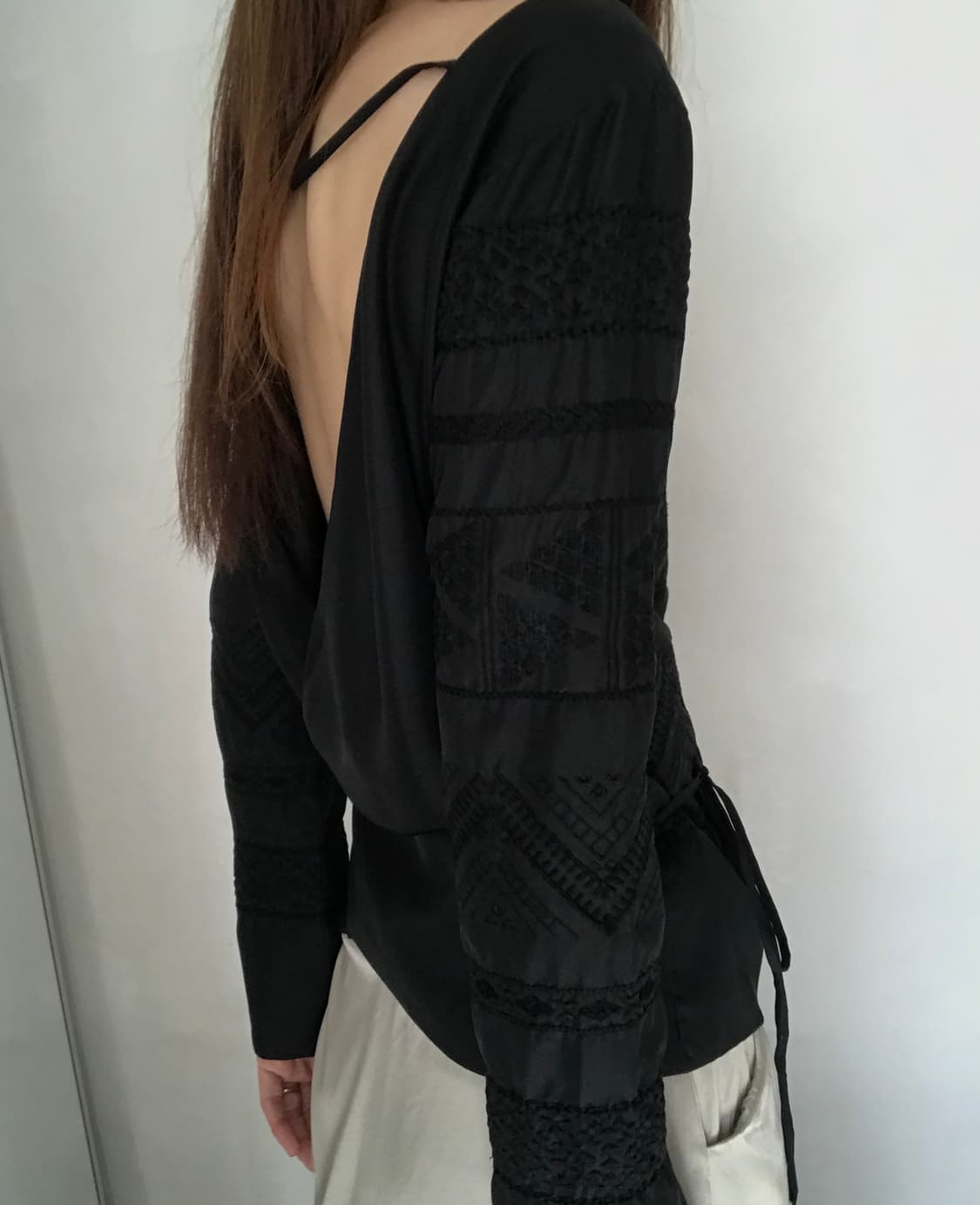 silk back open blouse 상품이미지1
