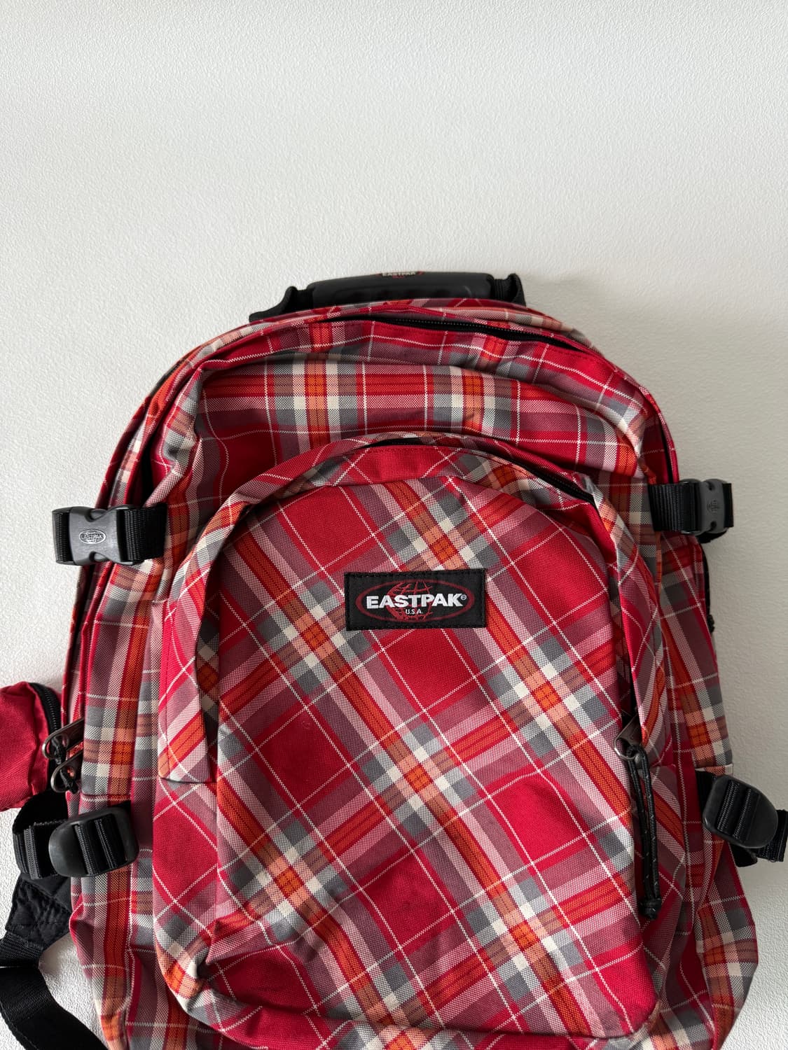이스트팩(EASTPAK) 체크 백팩 상품이미지2