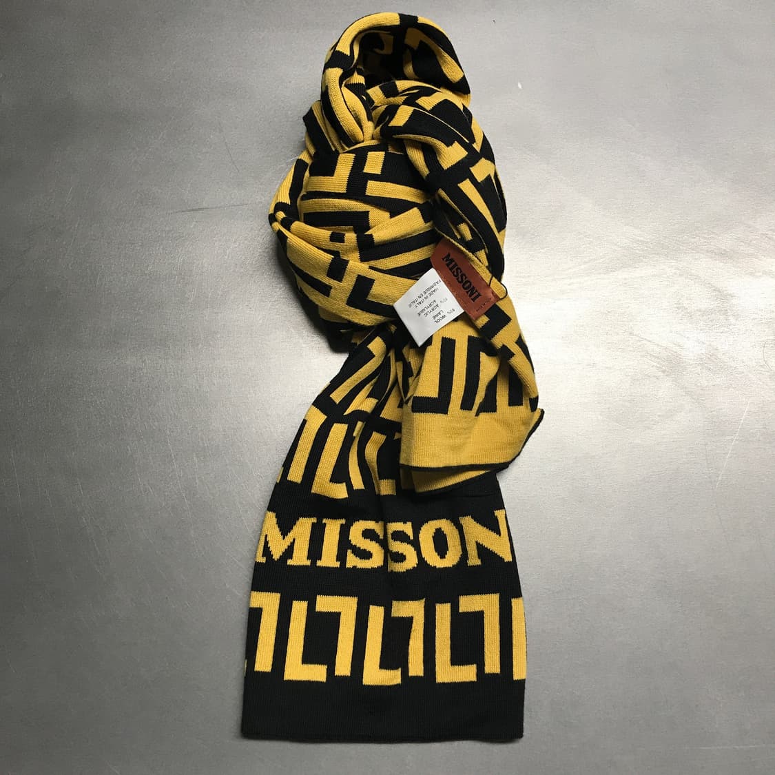미쏘니 로고 머플러 상품이미지1