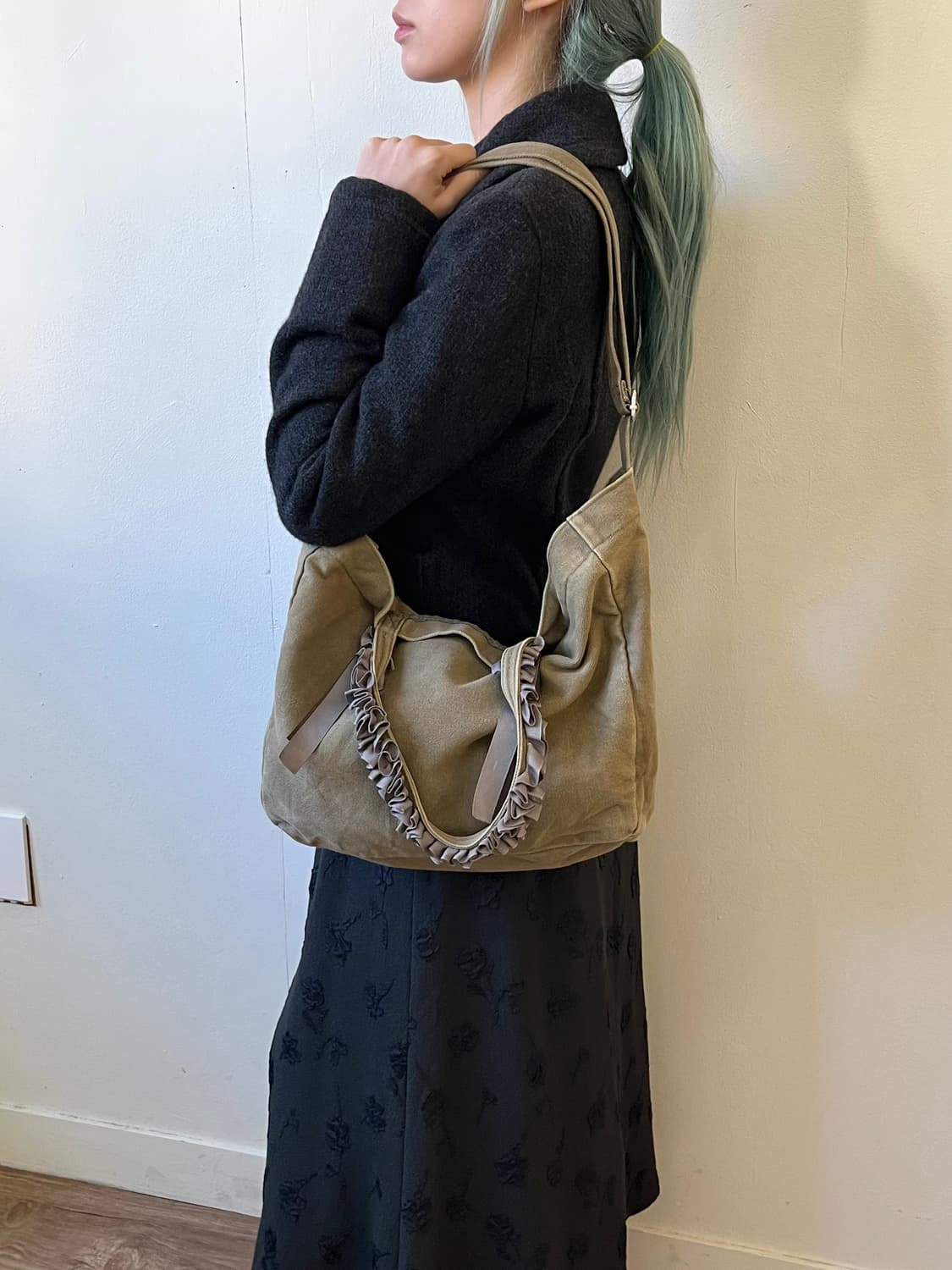 REAL CUBE 셔링 크로스백 상품이미지3