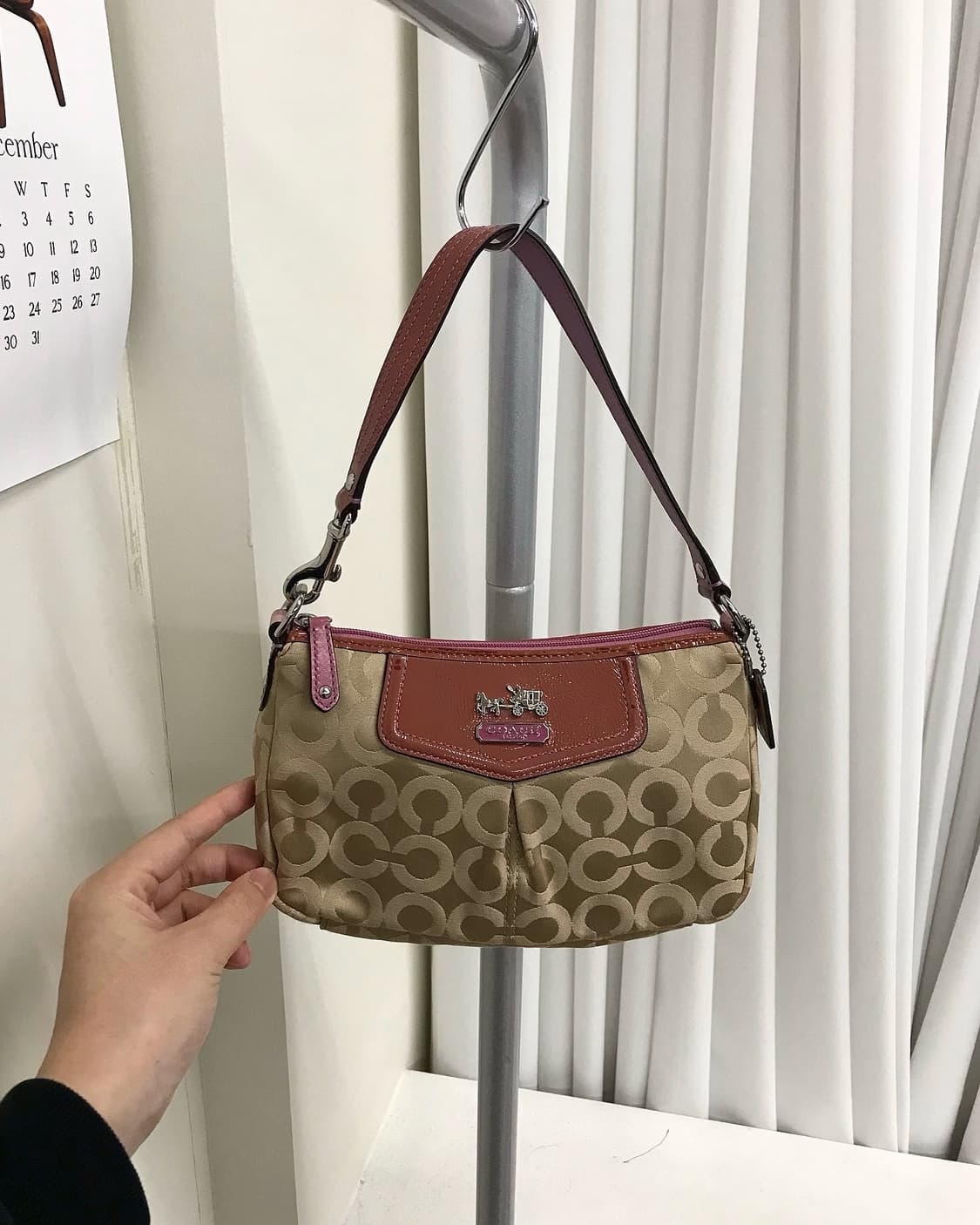 코치 미니 숄더백 상품이미지1