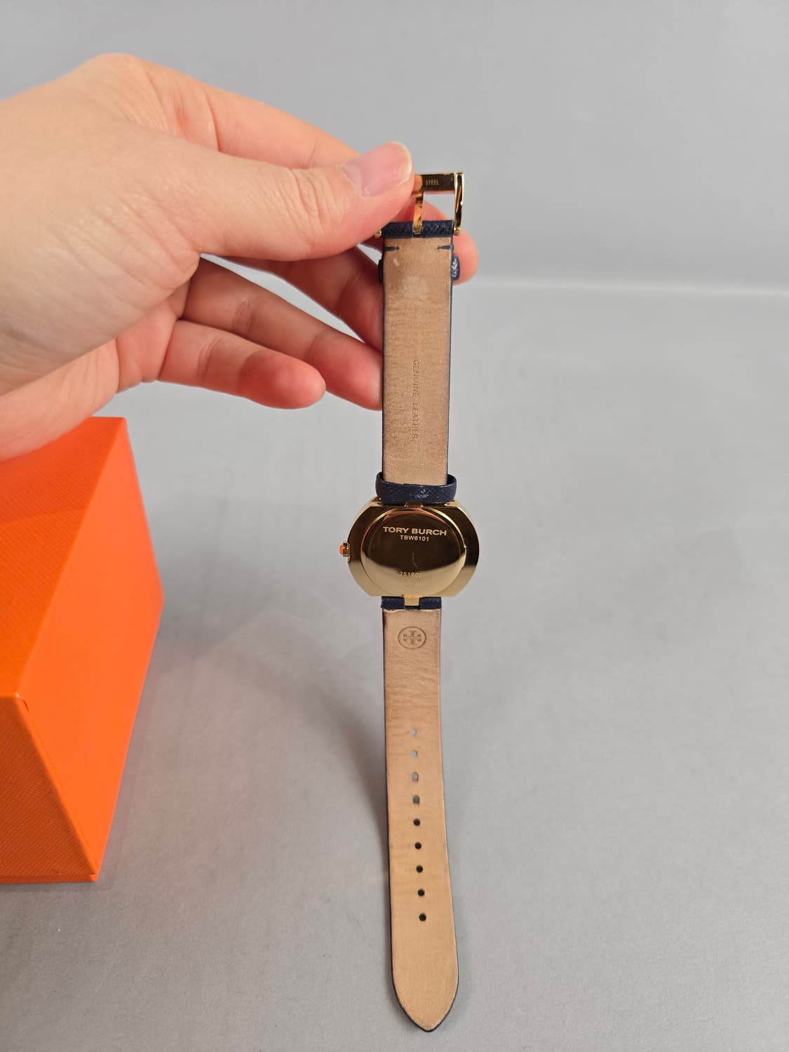 토리버치 베일리 금장 가죽 여성 손목 시계 네이비 정품 상품이미지8