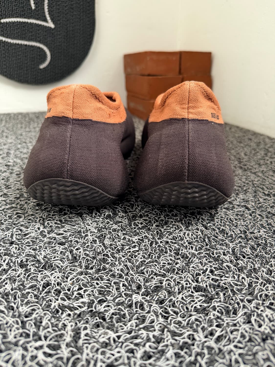 아디다스 이지 니트 러너 '스톤 카본 Adidas Yeezy Knit 상품이미지6