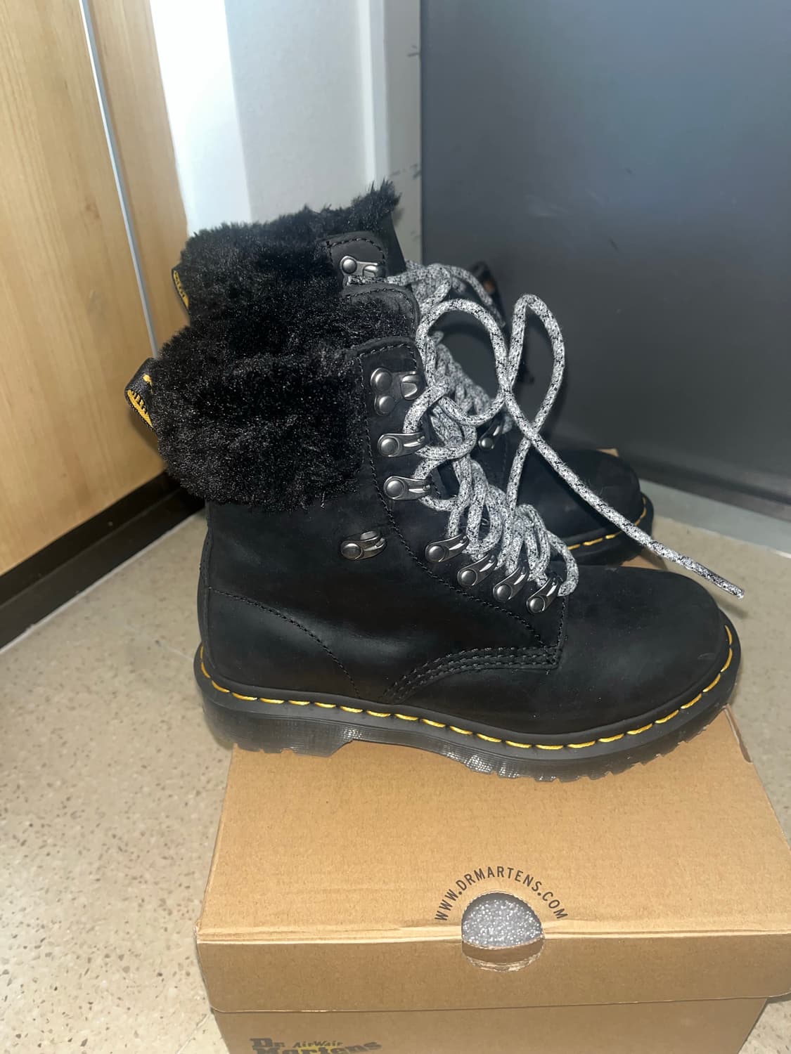 닥터마틴 1460 세레나 칼라 퍼 부츠 워커 220 새상품 상품이미지4