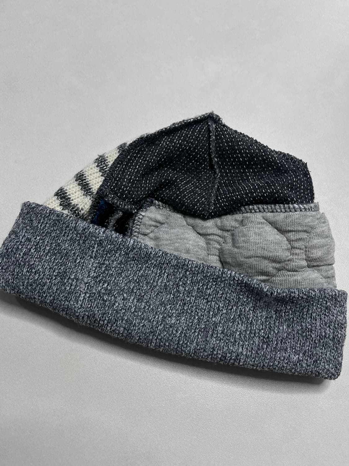 COYSEIO 코이세이오 패치워크 비니 그레이 상품이미지6