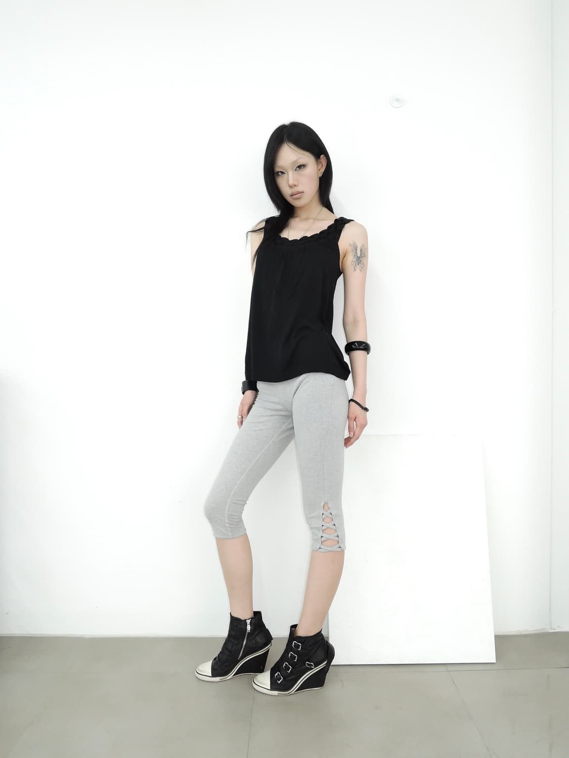 Braided Weave Neckline Black Tank Top 상품이미지5