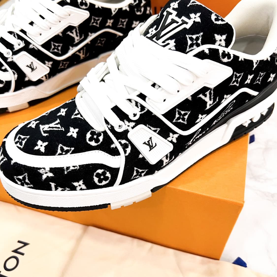 [8.5] 루이비통 LV 트레이너 모노그램 텍스타일 스니커즈 블랙 상품이미지6