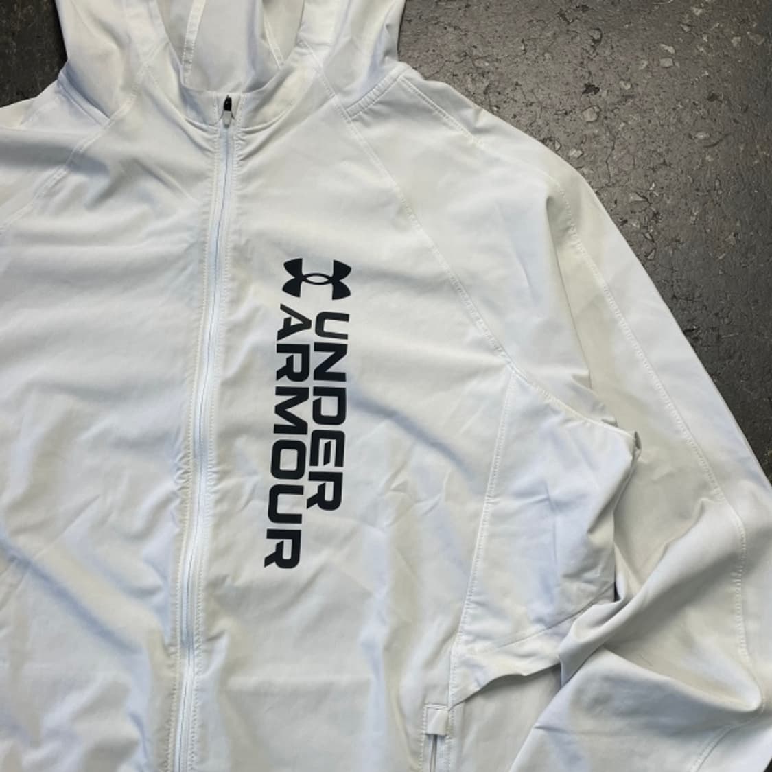 105 언더아머 바람막이 상품이미지2