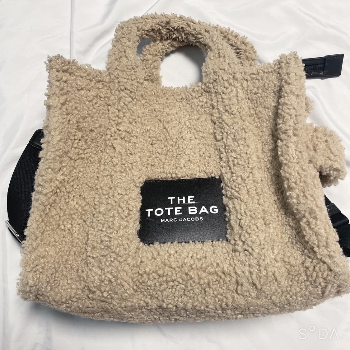 마크제이콥스 테디 토트백 베이지 상품이미지2