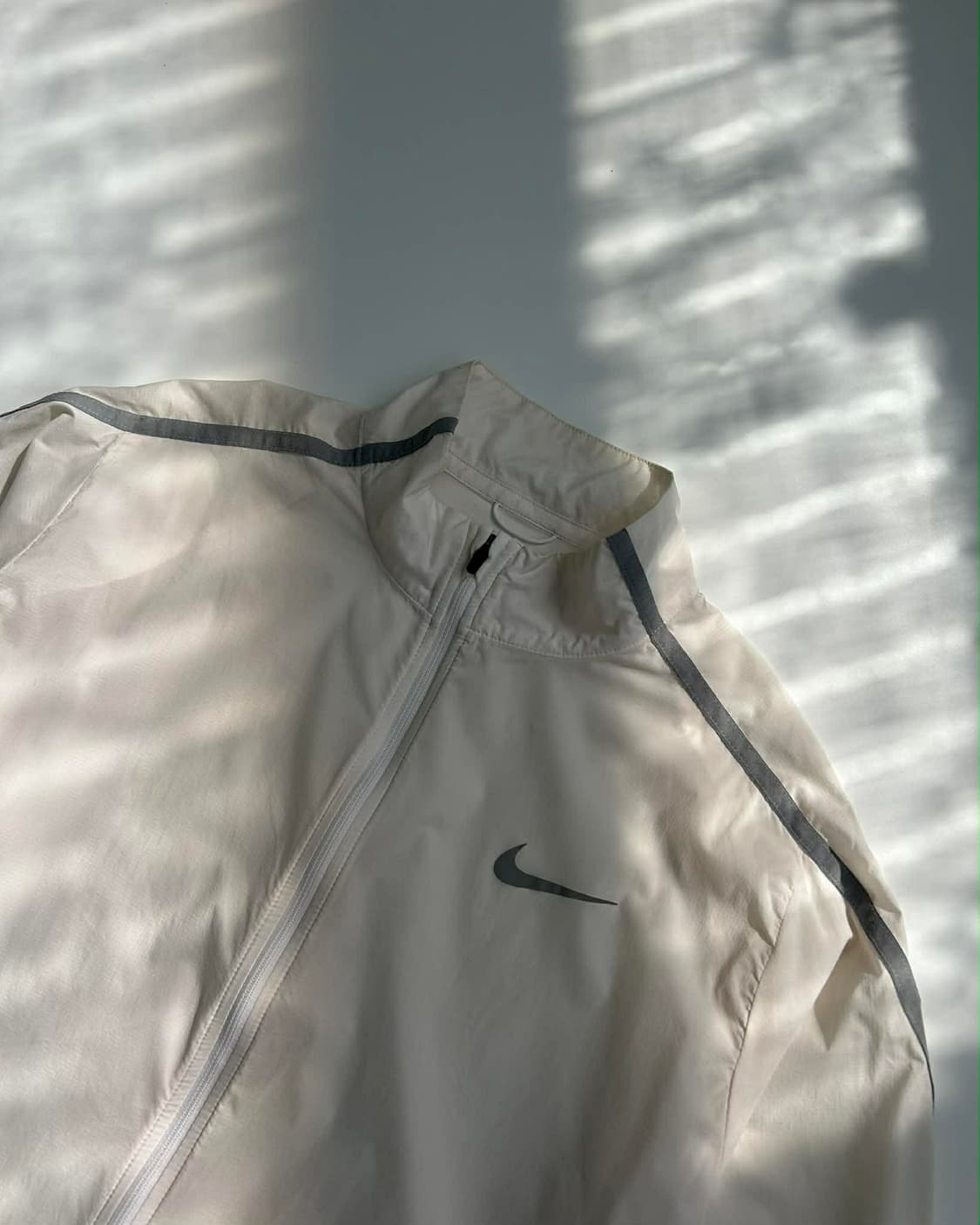 [L]나이키 러닝 화이트 윈드브레이커 자켓 상품이미지6