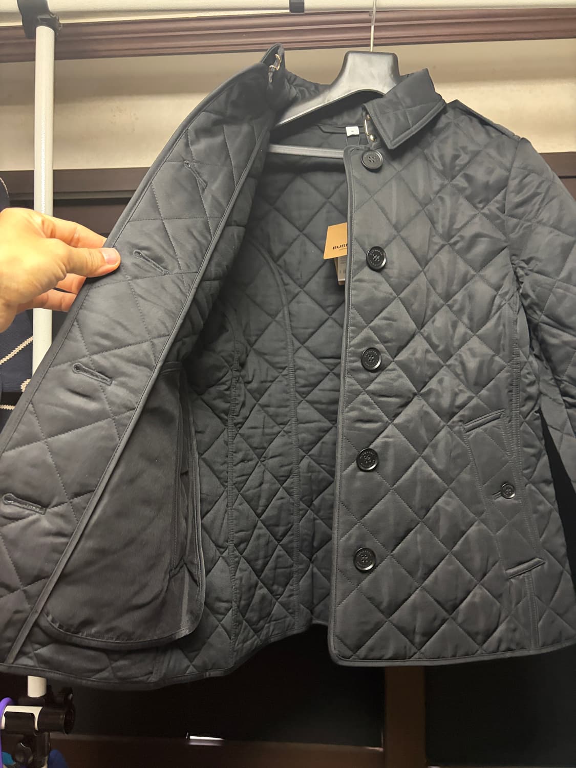 버버리 프랭크비 블랙 퀼팅 자켓 M 새제품 상품이미지3