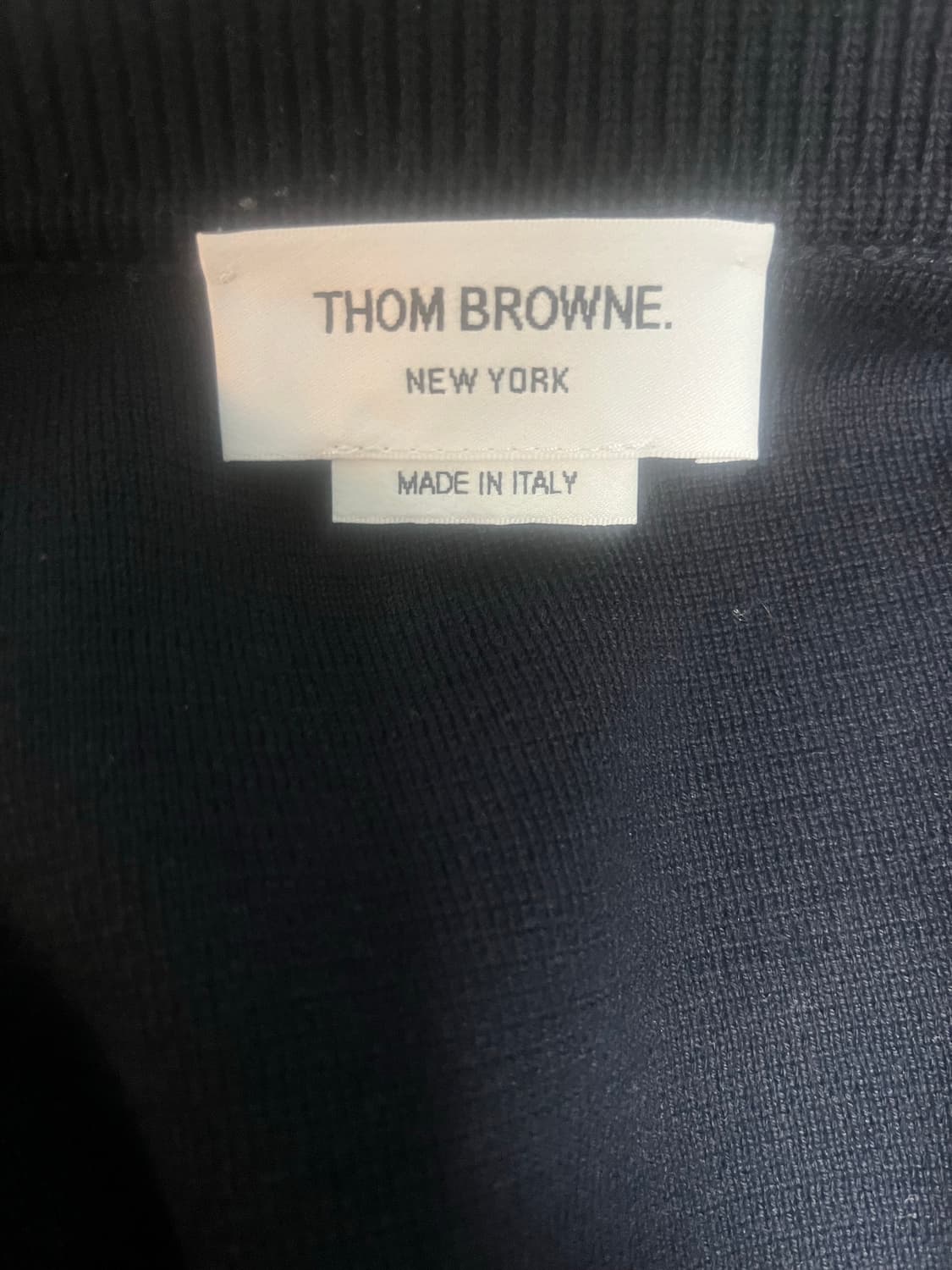 톰브라운  암밴드 폴로 봄버 재킷 네이비 3 사이즈  상품이미지3