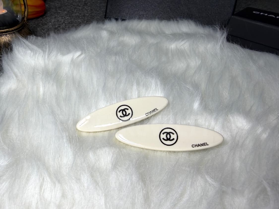 샤넬 화이트 심플 헤어클립 <1ps> 상품이미지7