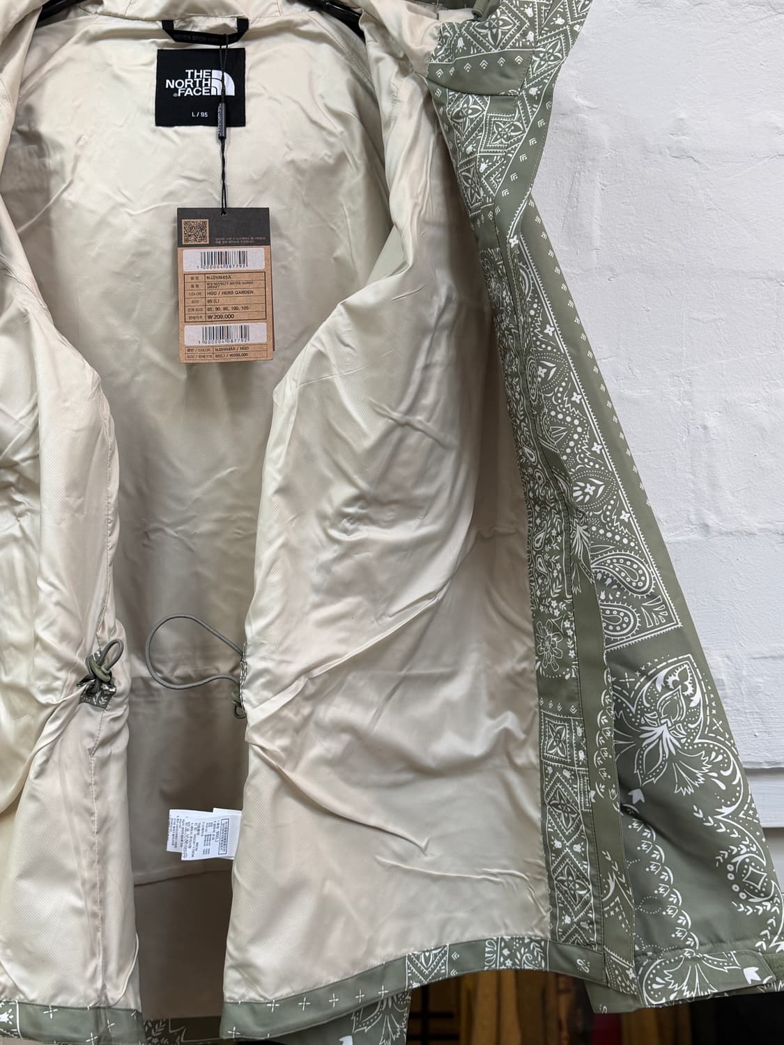 The North Face 노스페이스 노벨티 워터 가드 자켓 우먼 L 상품이미지4