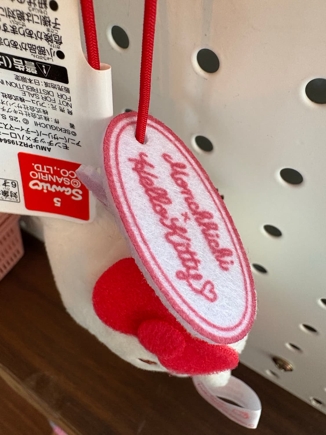 몬치치x헬로키티 콜라보 상품이미지3