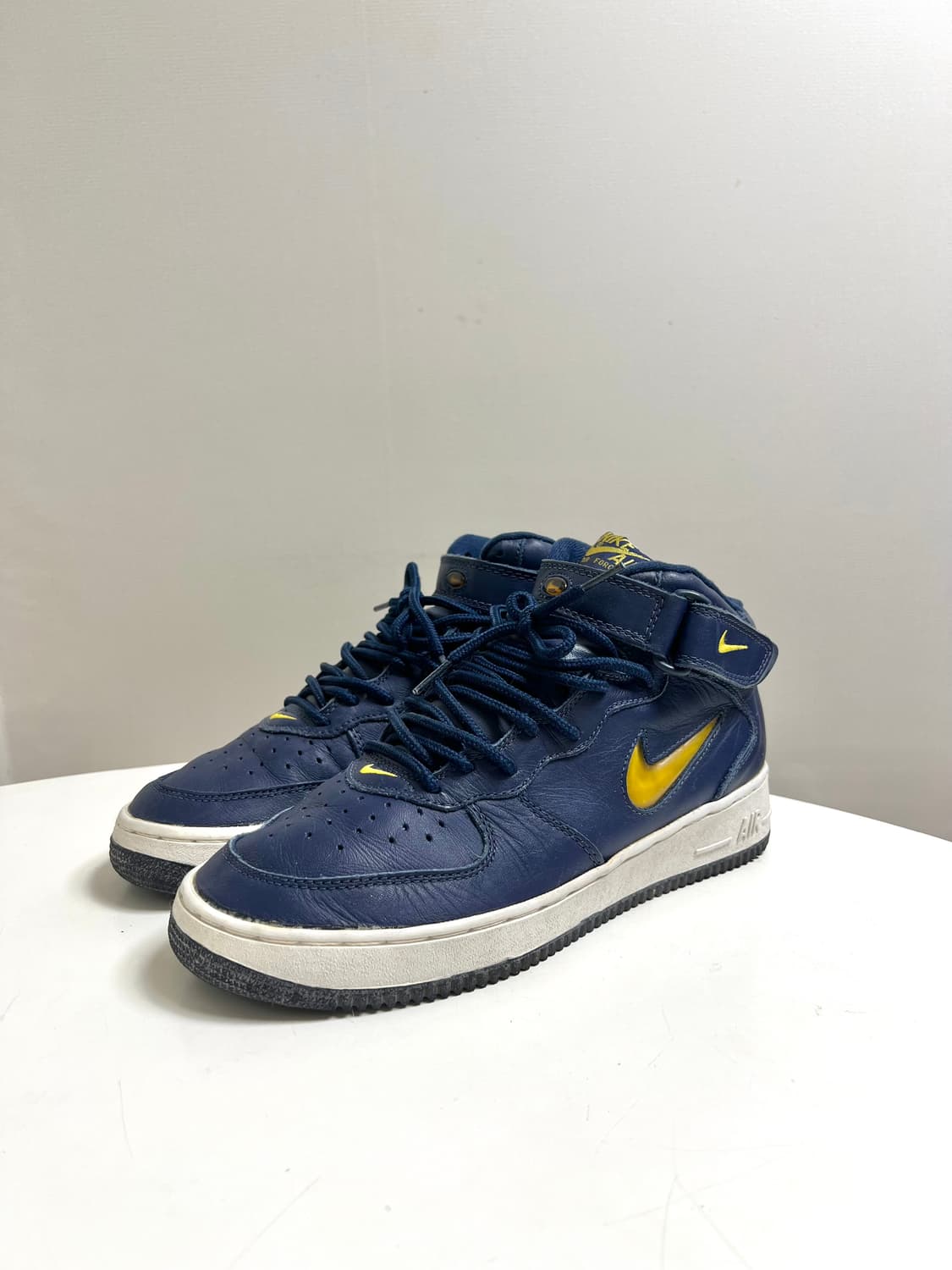 [270] 나이키 에어 포스 원 미드 남노 뽈록이 상품이미지1