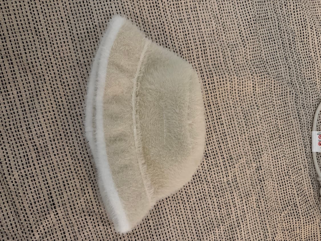 자크뮈스 르 밥 네브 플러피 버킷햇 오프 화이트 상품이미지2