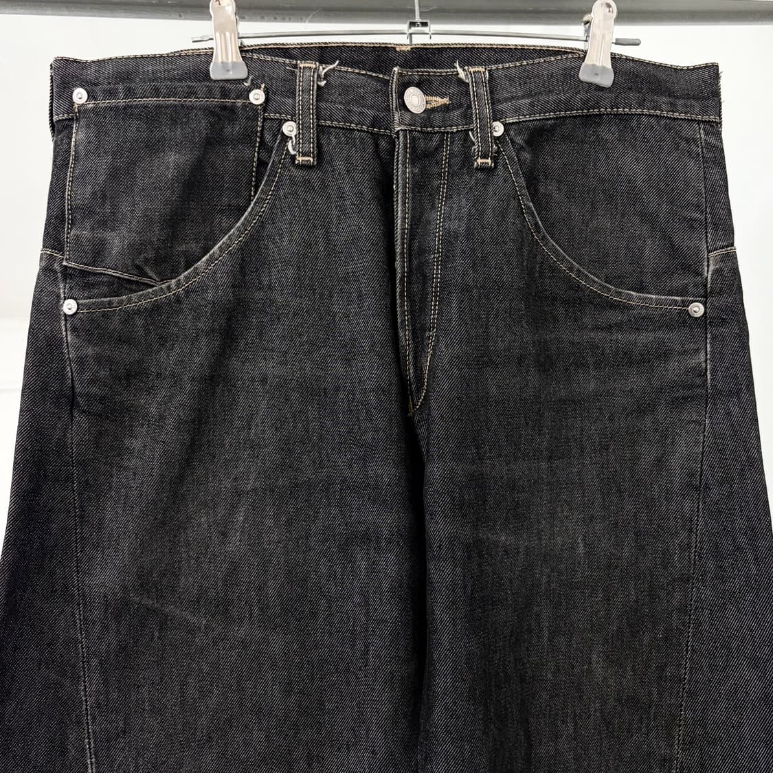 리바이스 엔지니어드 흑청 데님 팬츠 상품이미지7