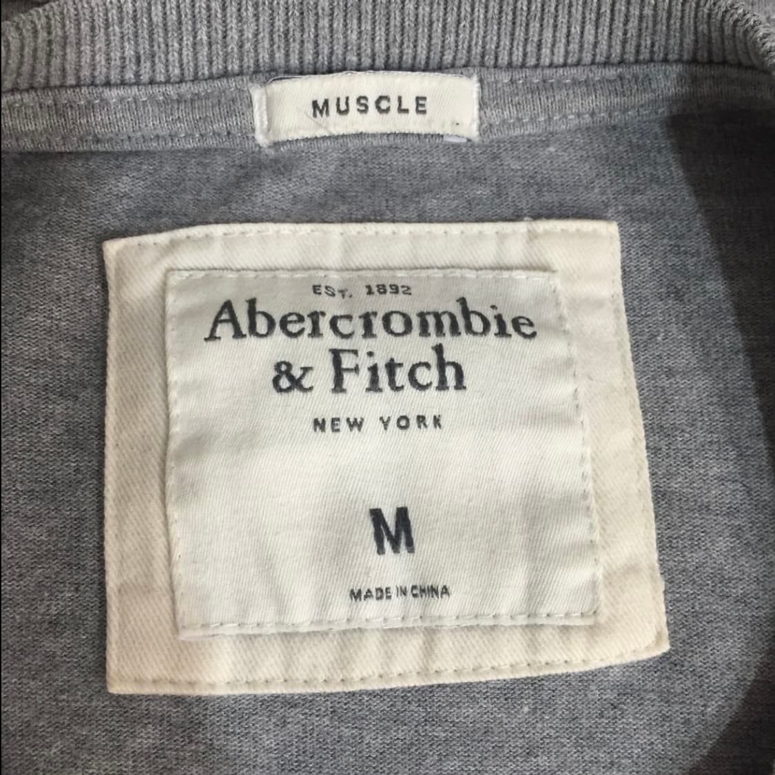 Abercrombie 아베크롬비 여리핏 레터링 롱슬리브 상품이미지3
