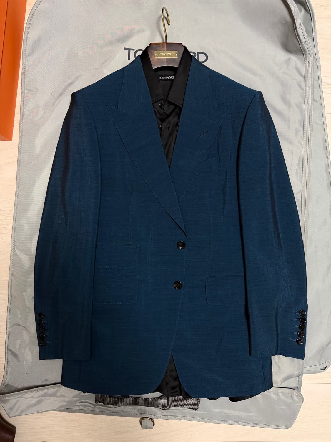 (명작,강추👍)톰포드 터콰이즈 블루 모헤어 실크 수트 상품이미지3