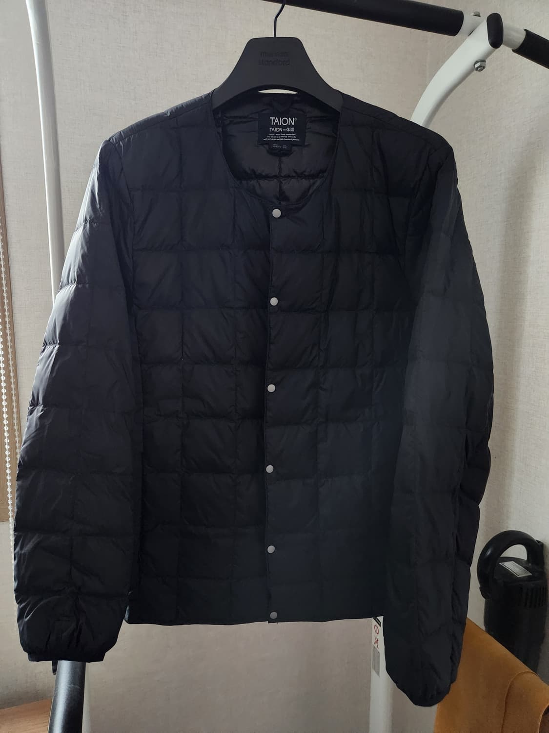 타이온 크루넥 버튼다운 경량패딩 3xl(105) 팝니다. 상품이미지1