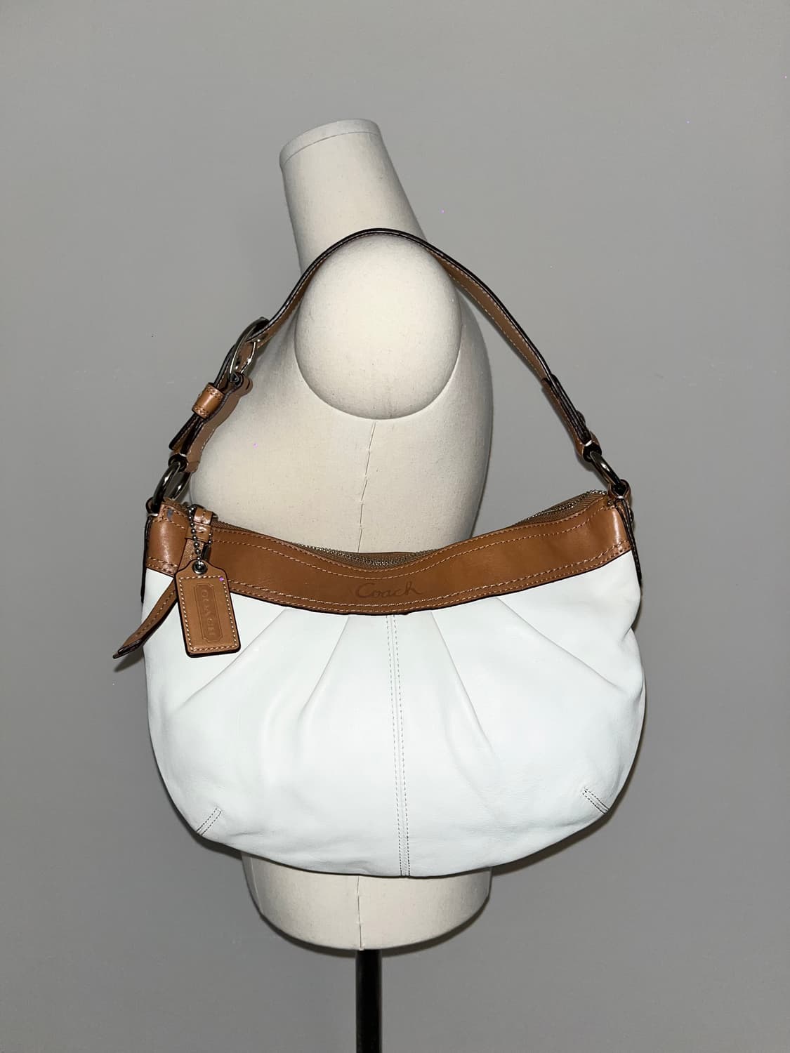 🎉SALE🎉 COACH White shoulder bag 상품이미지1
