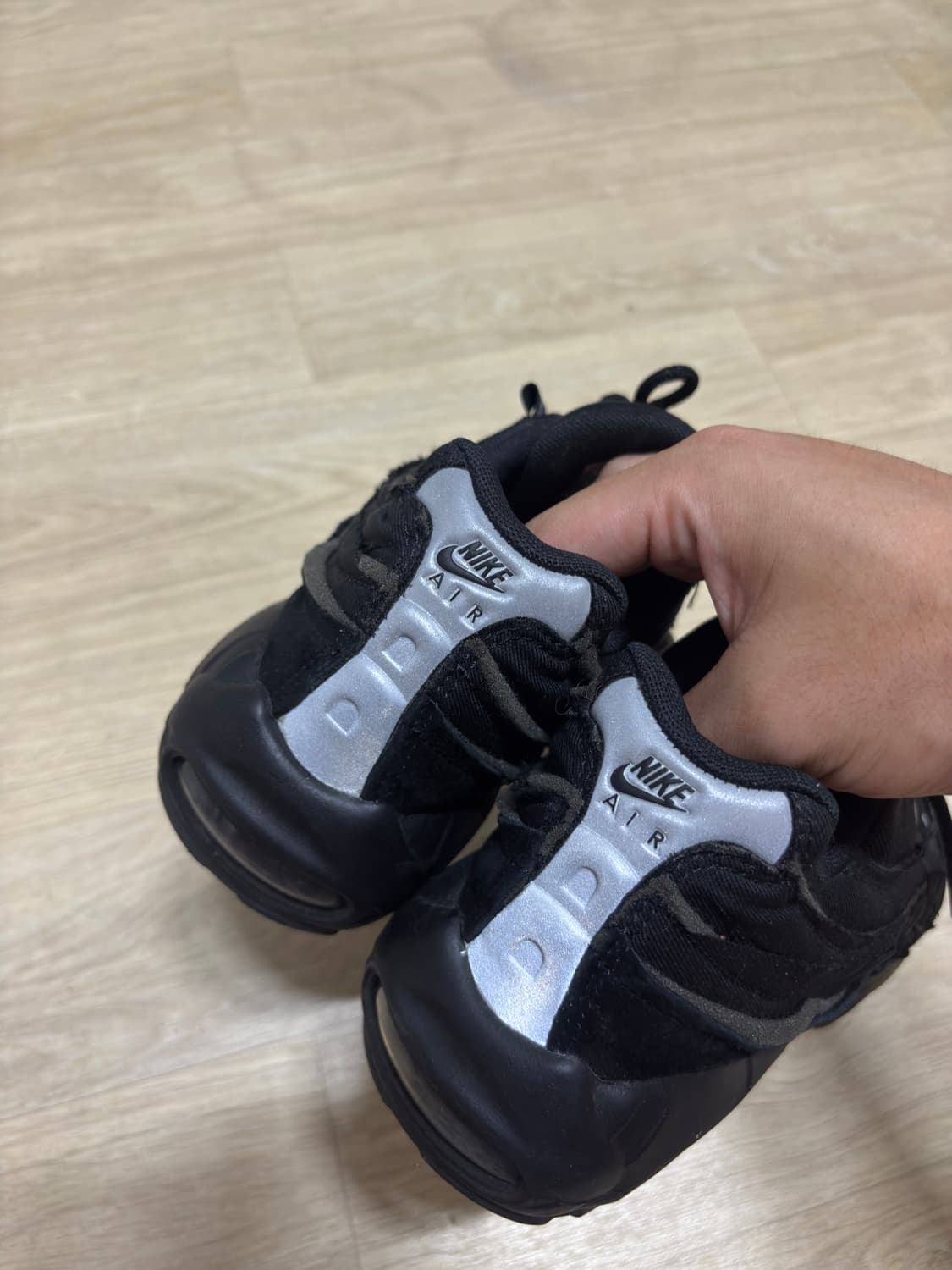 꼼데가르송 옴므 플러스 x 나이키 에어맥스 95 블랙 상품이미지4