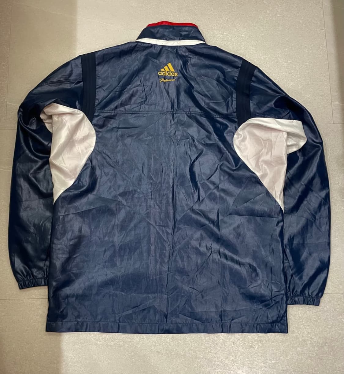 아디다스 빈티지 프로페셔널 바람막이 상품이미지3
