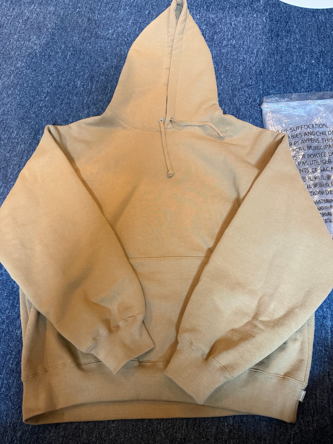 슈프림 사틴 아플리케 후드 스웨트셔츠 라이트 탄  상품이미지3