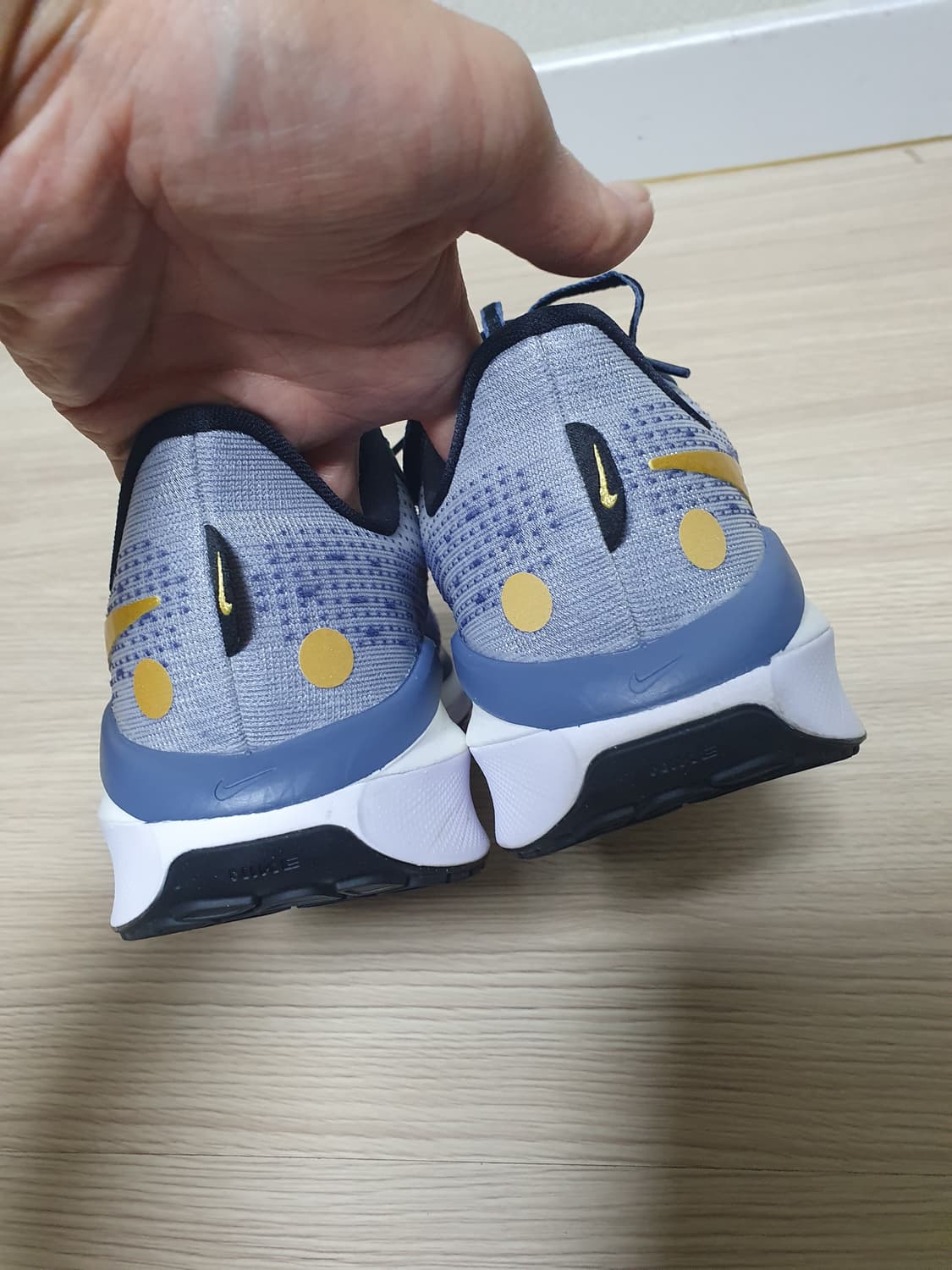 나이키 줌 보메로 17 러닝화 250 상품이미지6