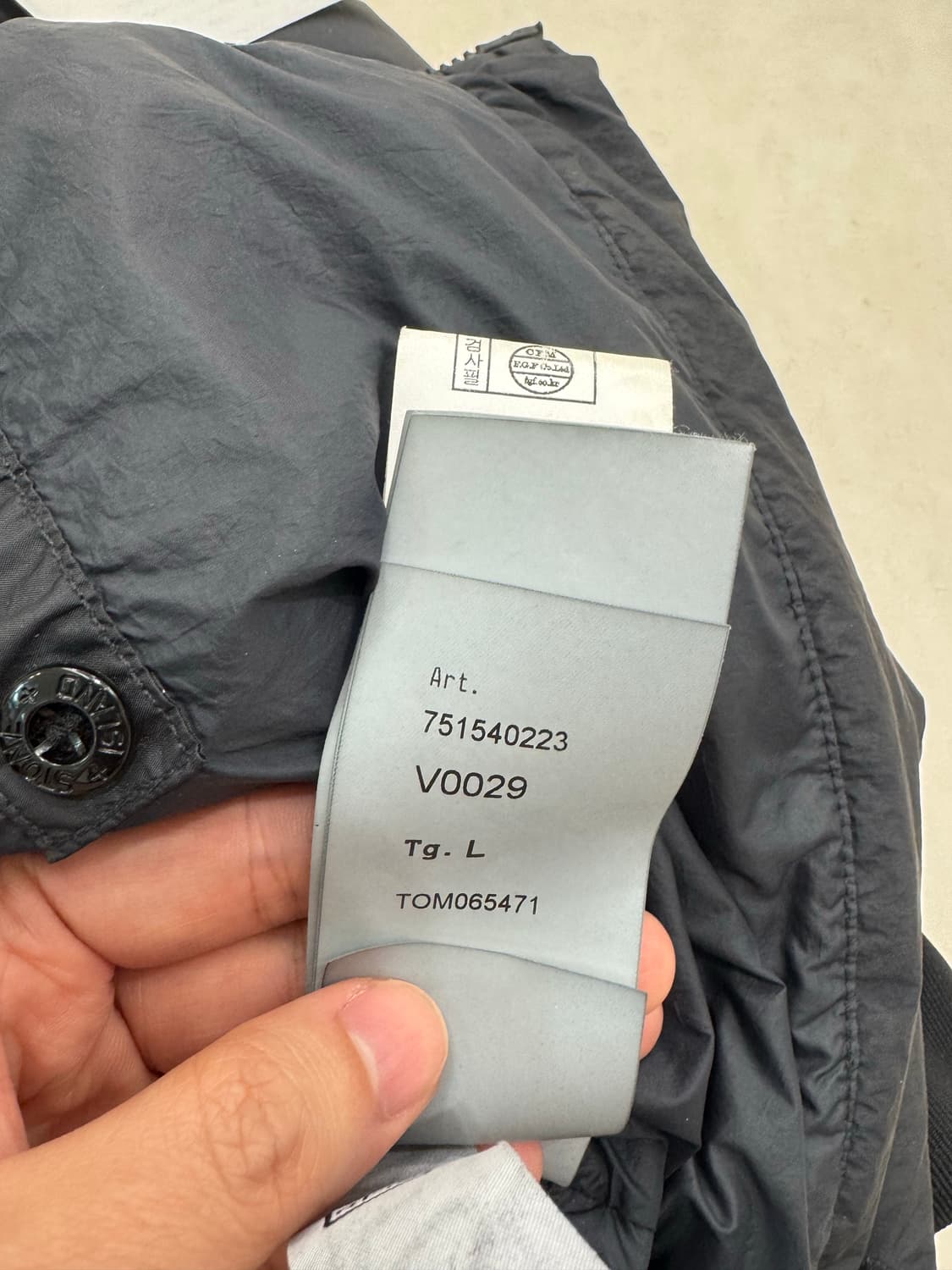 스톤아일랜드 크링클랩스 21FW 논후드 패딩 블랙 상품이미지4