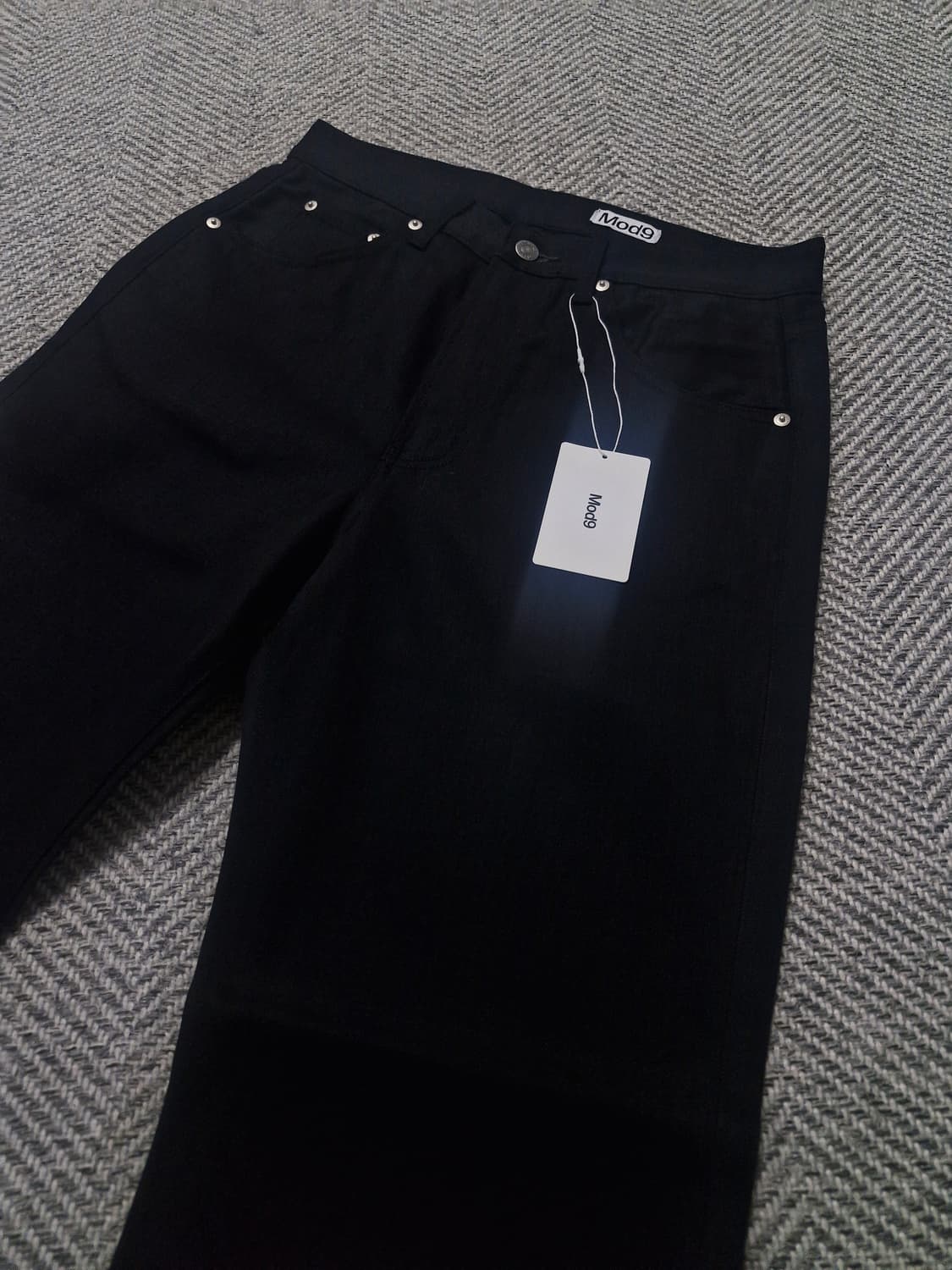 (새상품) 모드나인 블랙스타 31인치 상품이미지2