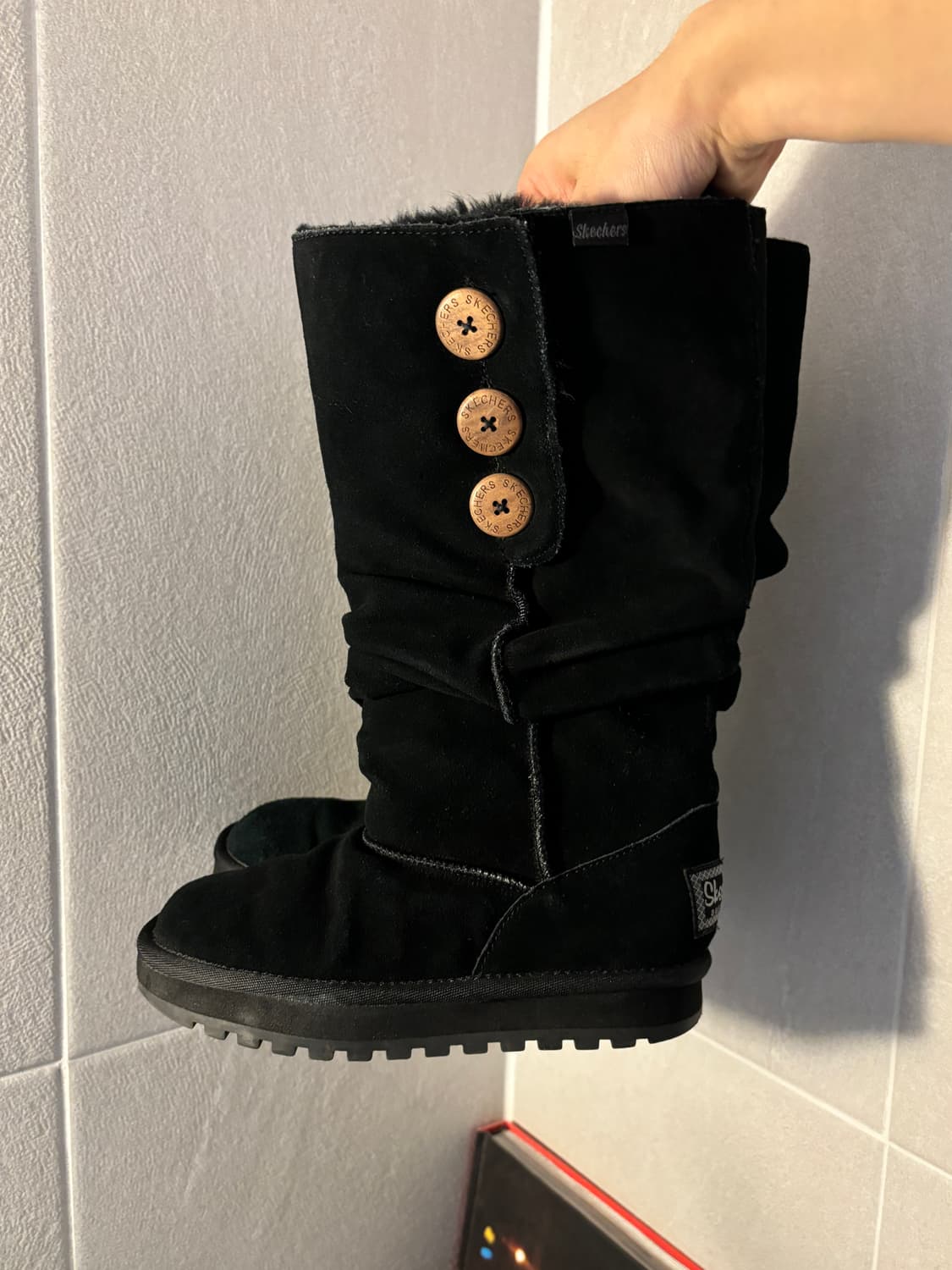 스케쳐스 스웨이드 버튼 부츠  상품이미지1