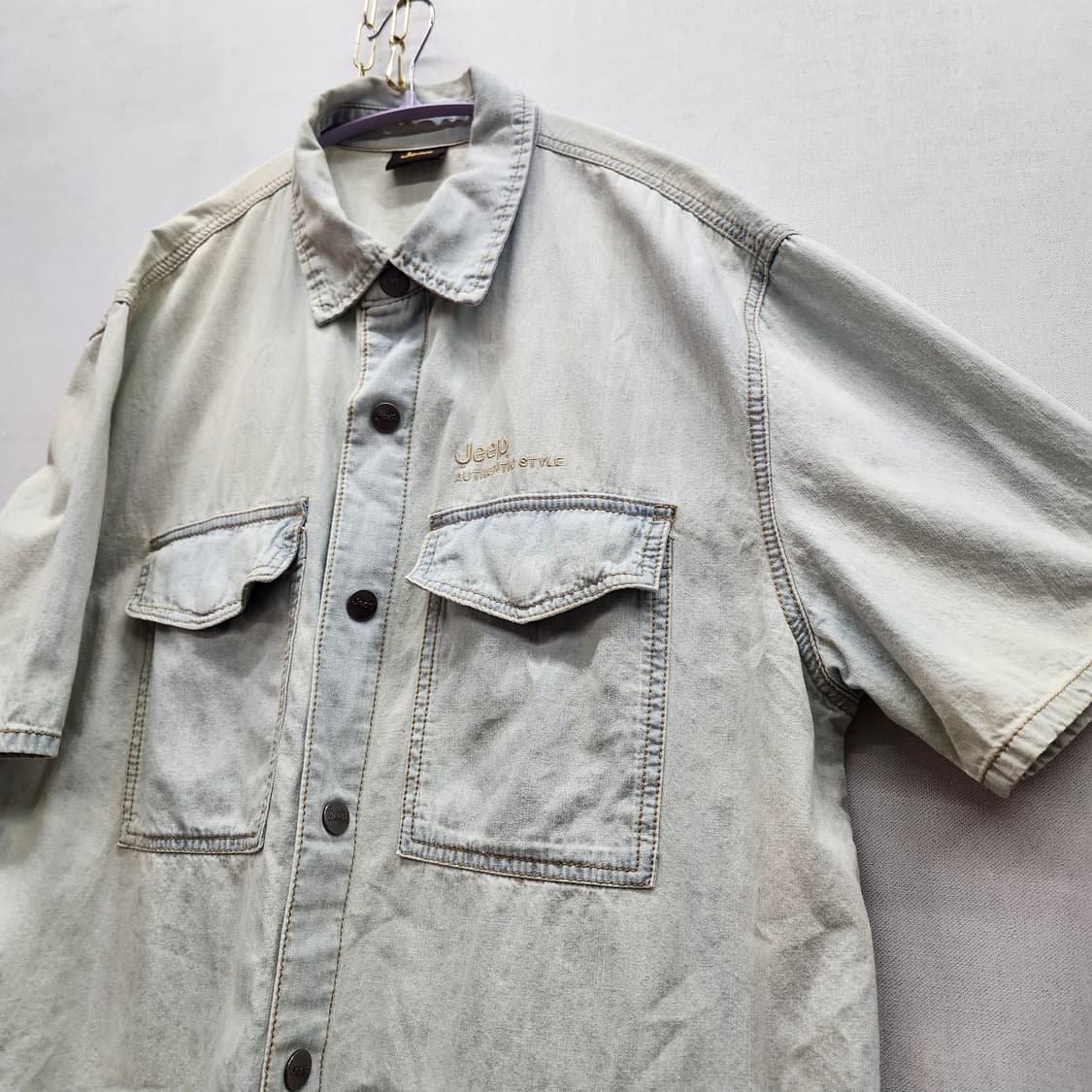 Jeep 지프 로고자수 데님 워싱 반팔셔츠 100(XL) 상품이미지3