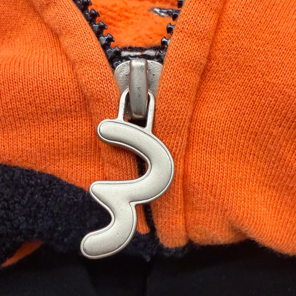 에비수 오렌지 배색 백로고 후드집업 상품이미지7