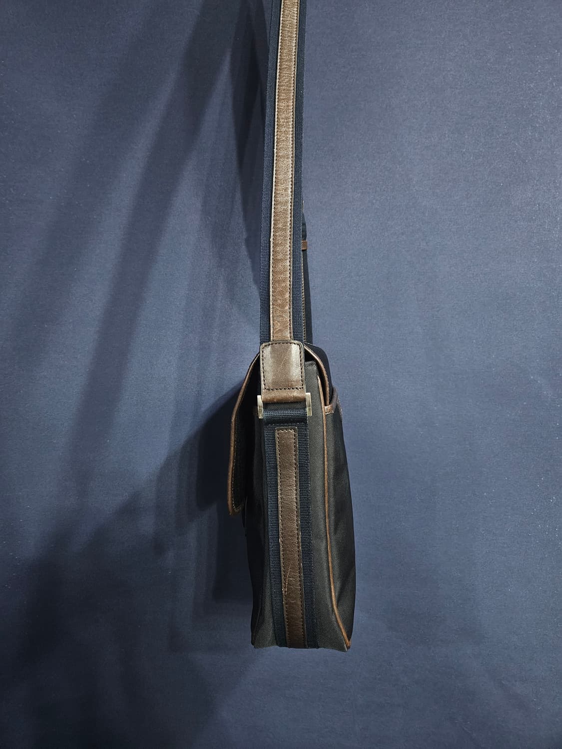 닥스 블랙컬러 남성 크로스백  상품이미지3