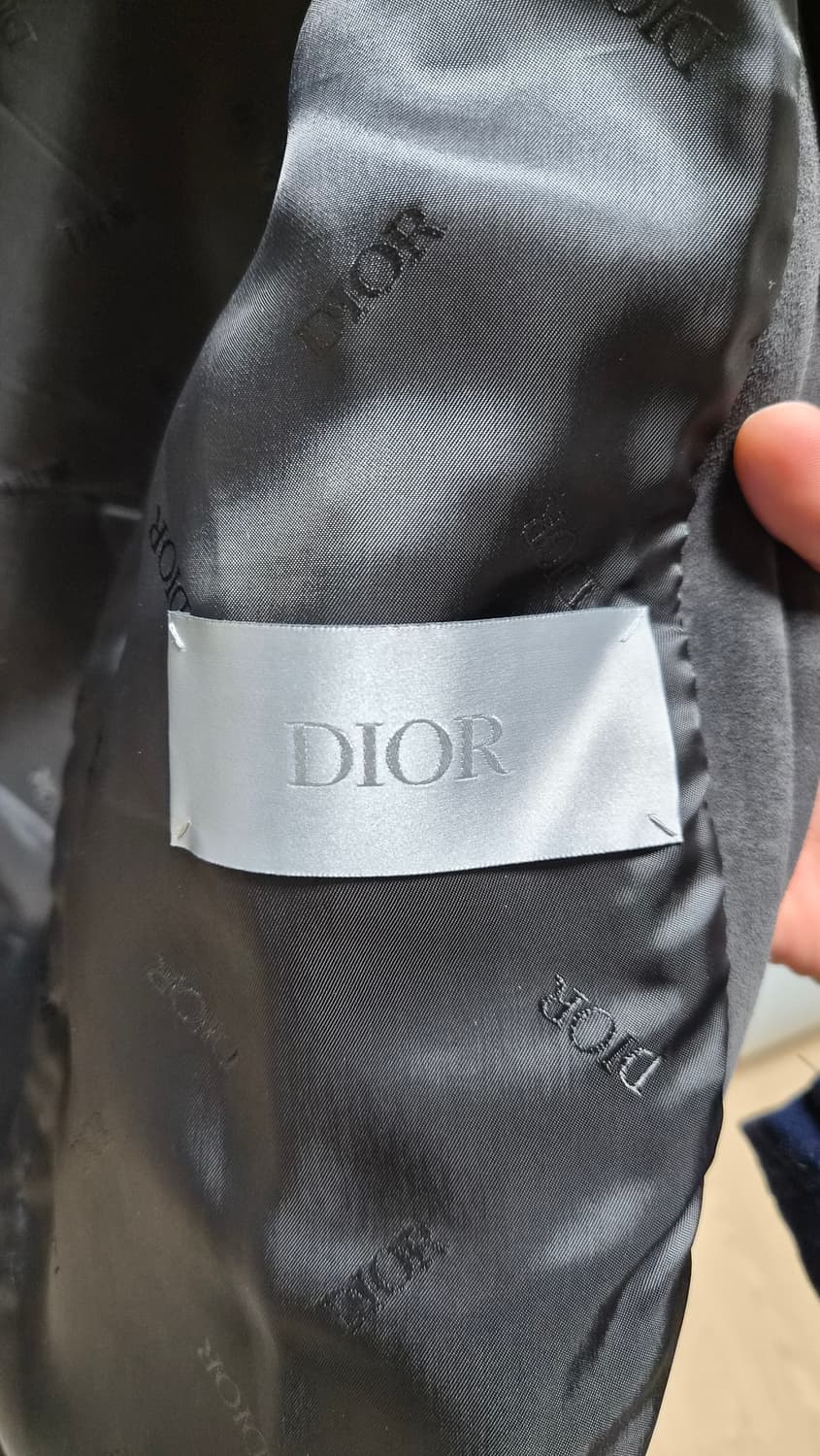 디올 아이콘 카프스킨 그레이 스웨이드 가죽 자켓 상품이미지5