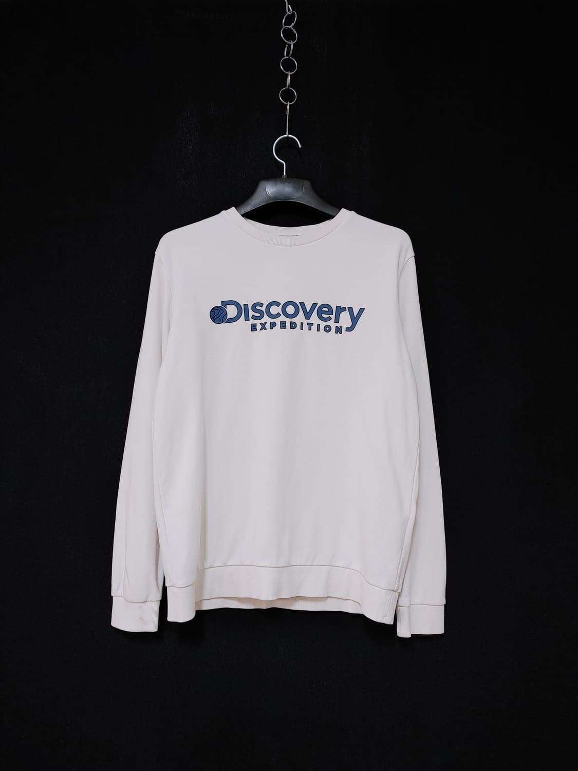 Discovery 디스커버리 화이트 실리콘로고 맨투맨 상품이미지1