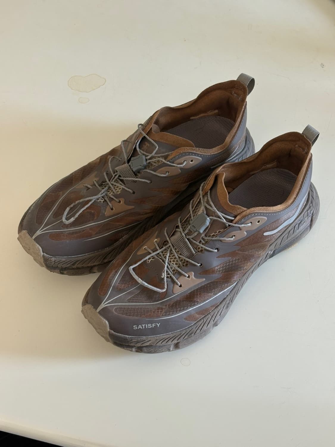 호카 x 새티스파이 마파테 스피드 4 라이트 러버  상품이미지5