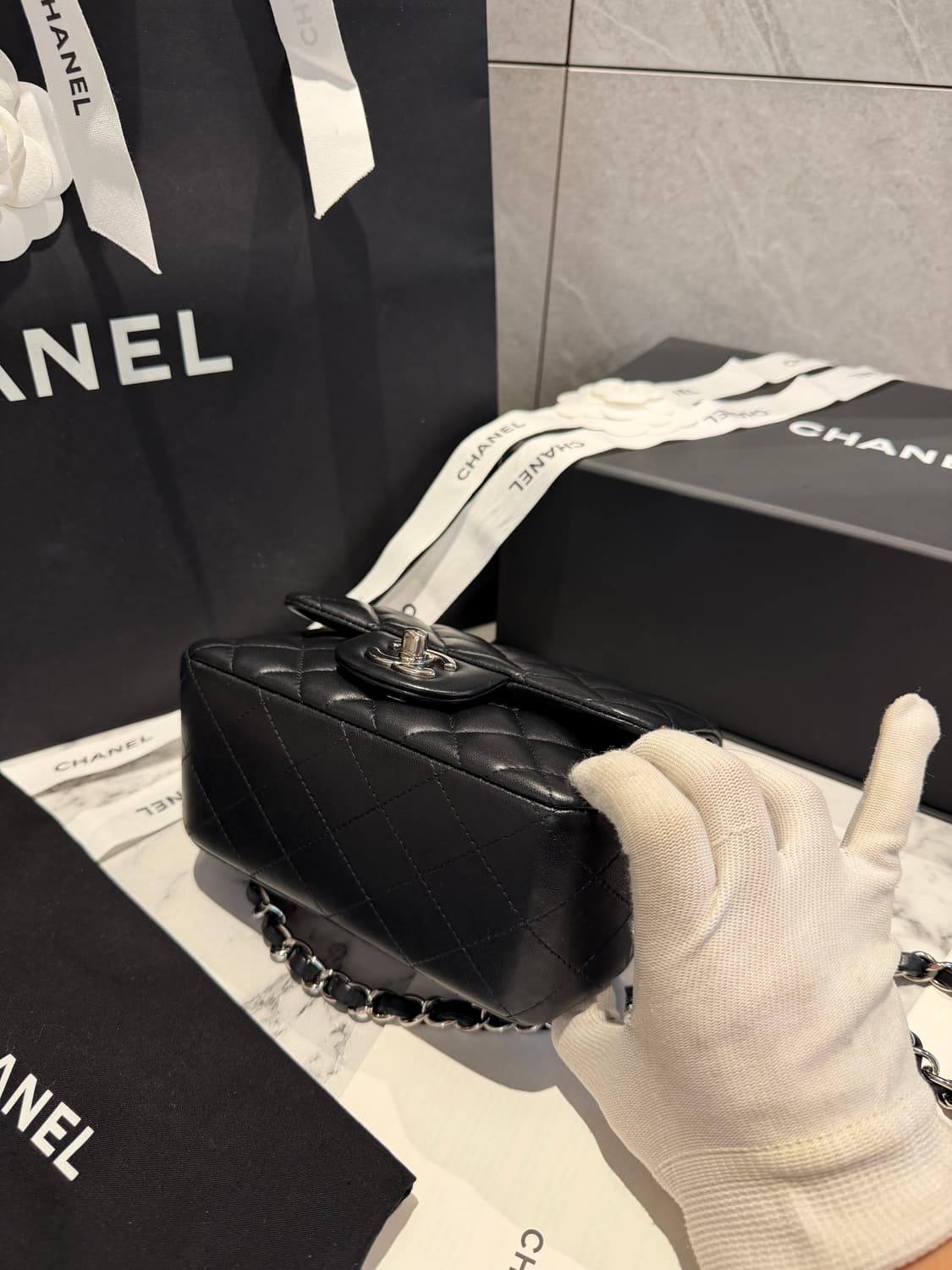 정품 샤넬 쁘띠삭 클래식 블랙 은장 상품이미지7