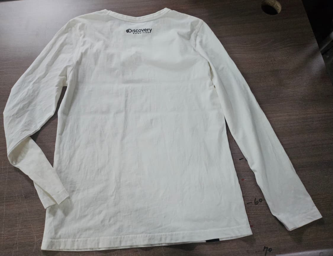 디스커버리 얇은 화이트 라운드 긴팔티 90 상품이미지2