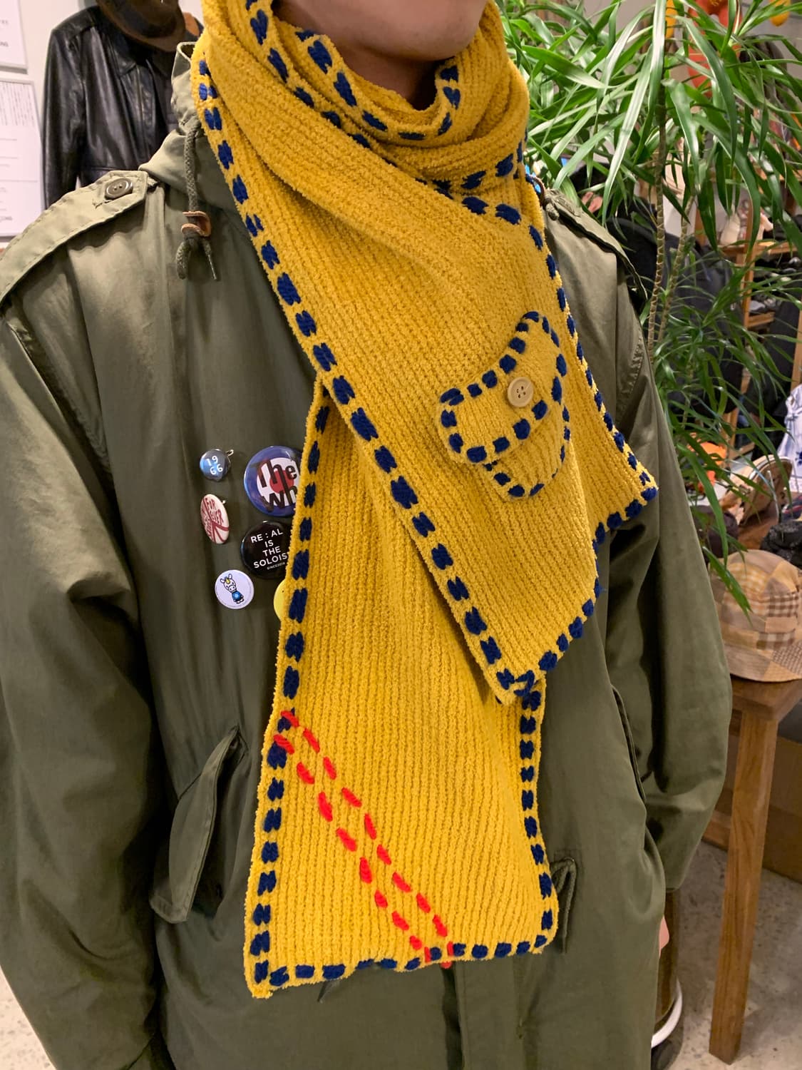 핑거린 핸드스티치 포켓 머플러 네이비 옐로 상품이미지1