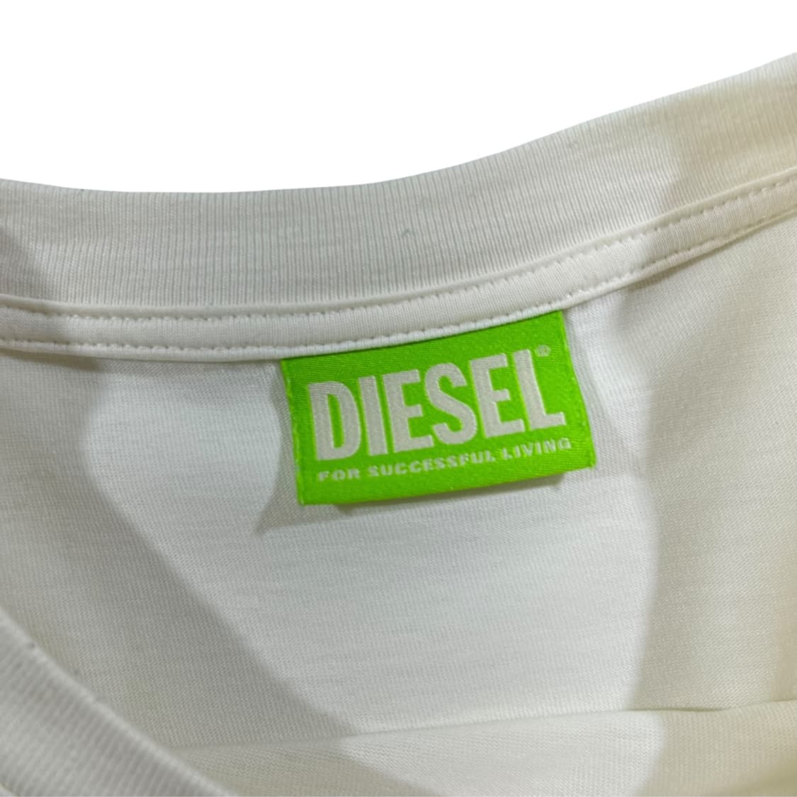 [Diesel] 디젤 로고 프린팅 반팔티셔츠 상품이미지4