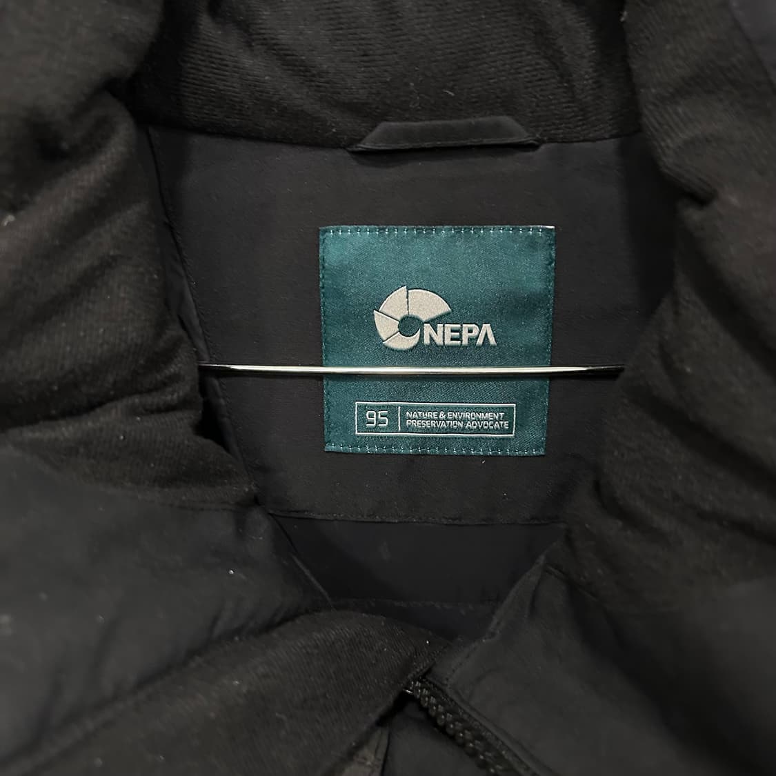  네파 익스플로러 라쿤헤어 구스다운 후드 롱패딩 상품이미지3