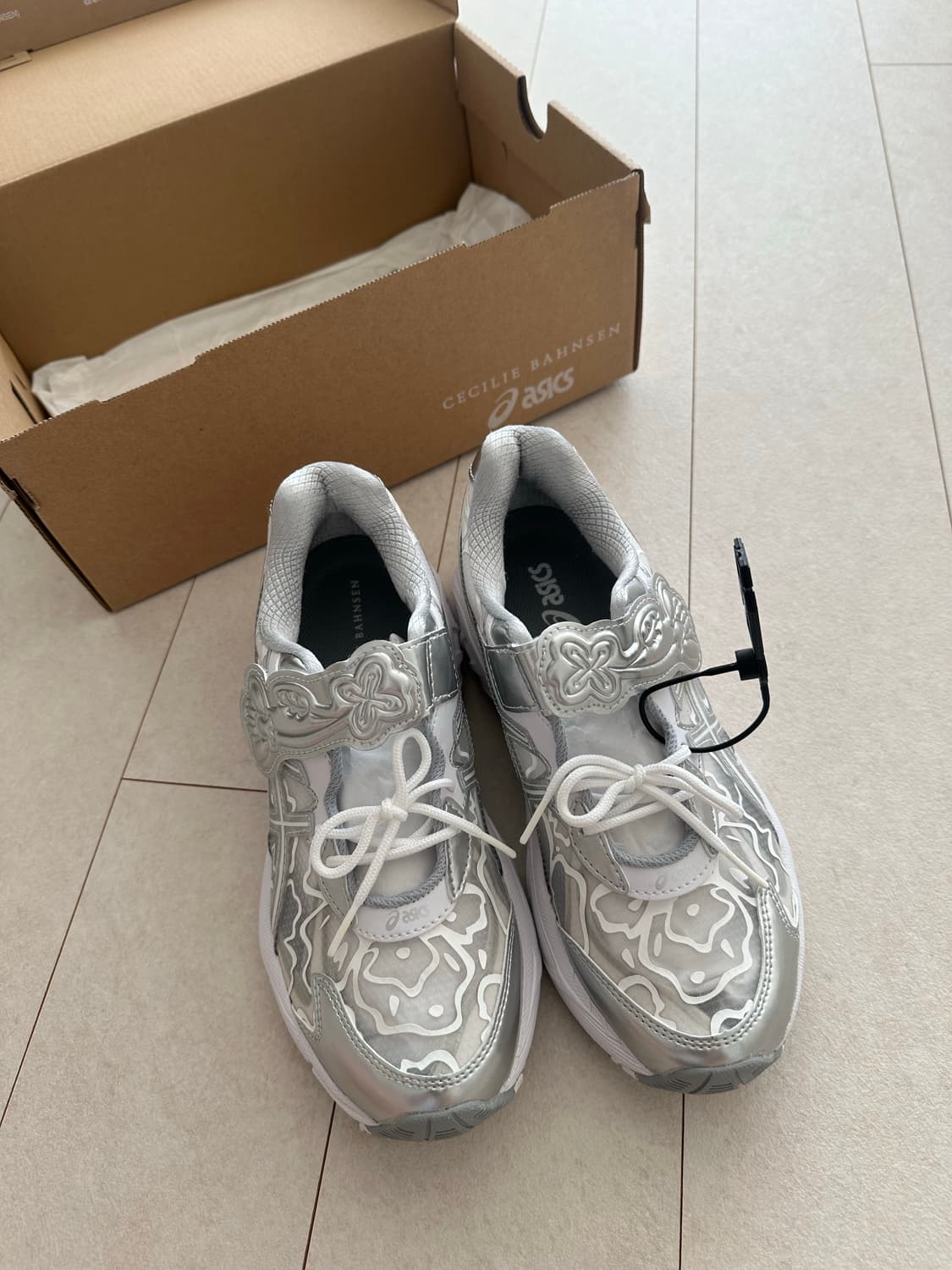 세실리에반센X아식스 GT2160 / 235 상품이미지1