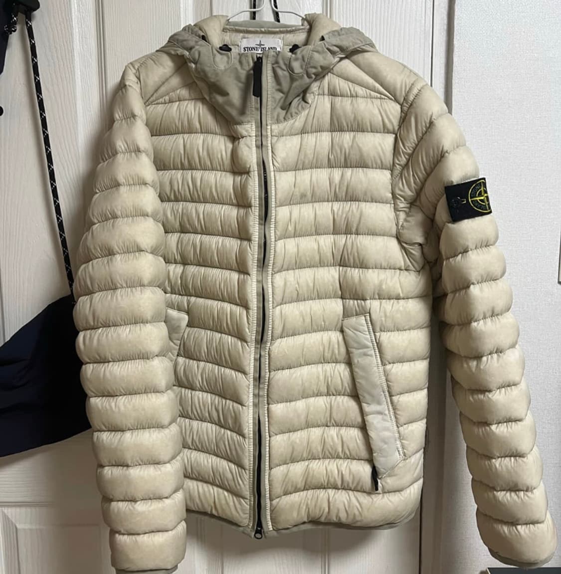 [정품특가] 스톤아일랜드 컴퍼스  경량 패딩 후드 자켓 M 상품이미지1