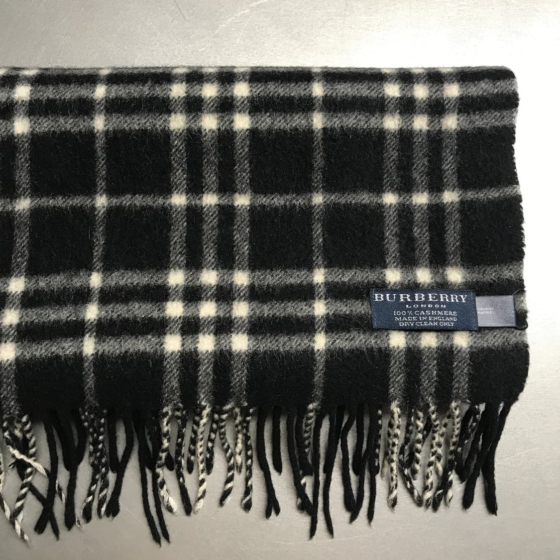 버버리 정품 캐시미어 머플러 블랙 상품이미지3