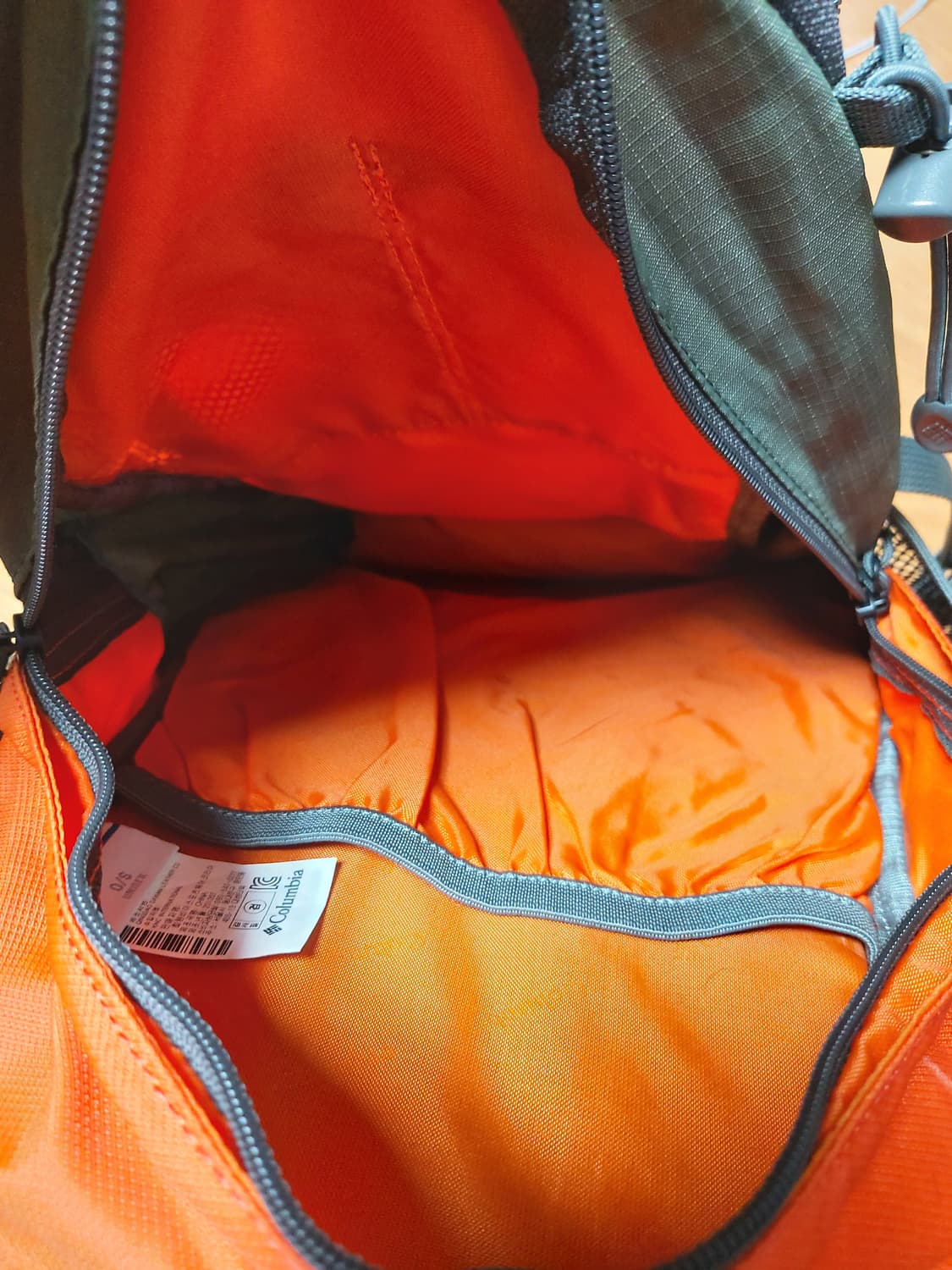 컬럼비아 등산 가방 오렌지/그린(15L) 상품이미지7