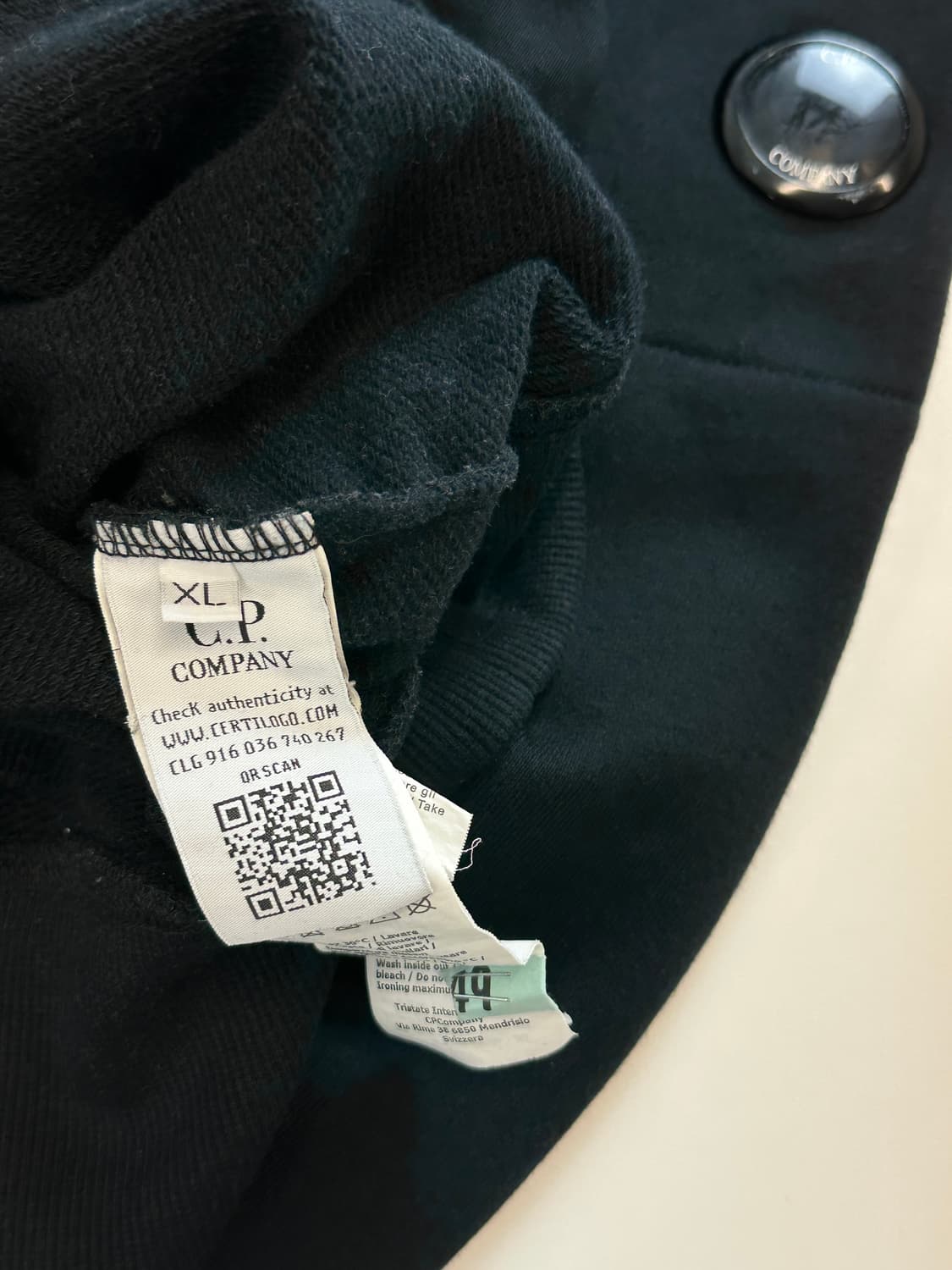 CP컴퍼니 렌즈 맨투맨 XL 상품이미지5